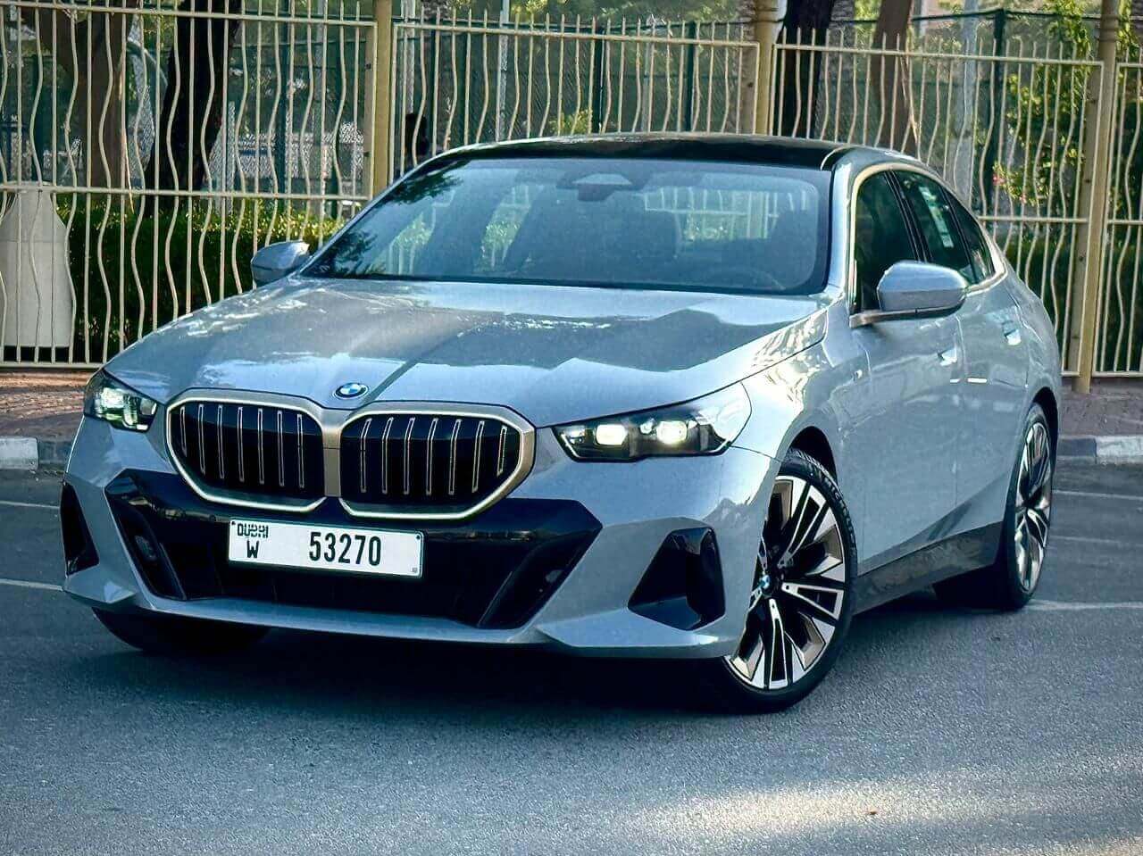 BMW520i